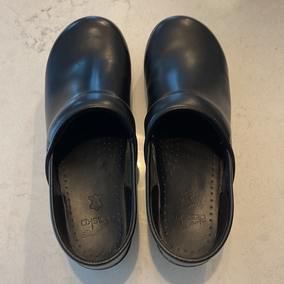 Dansko nursing clogs - Picture 4 of 6